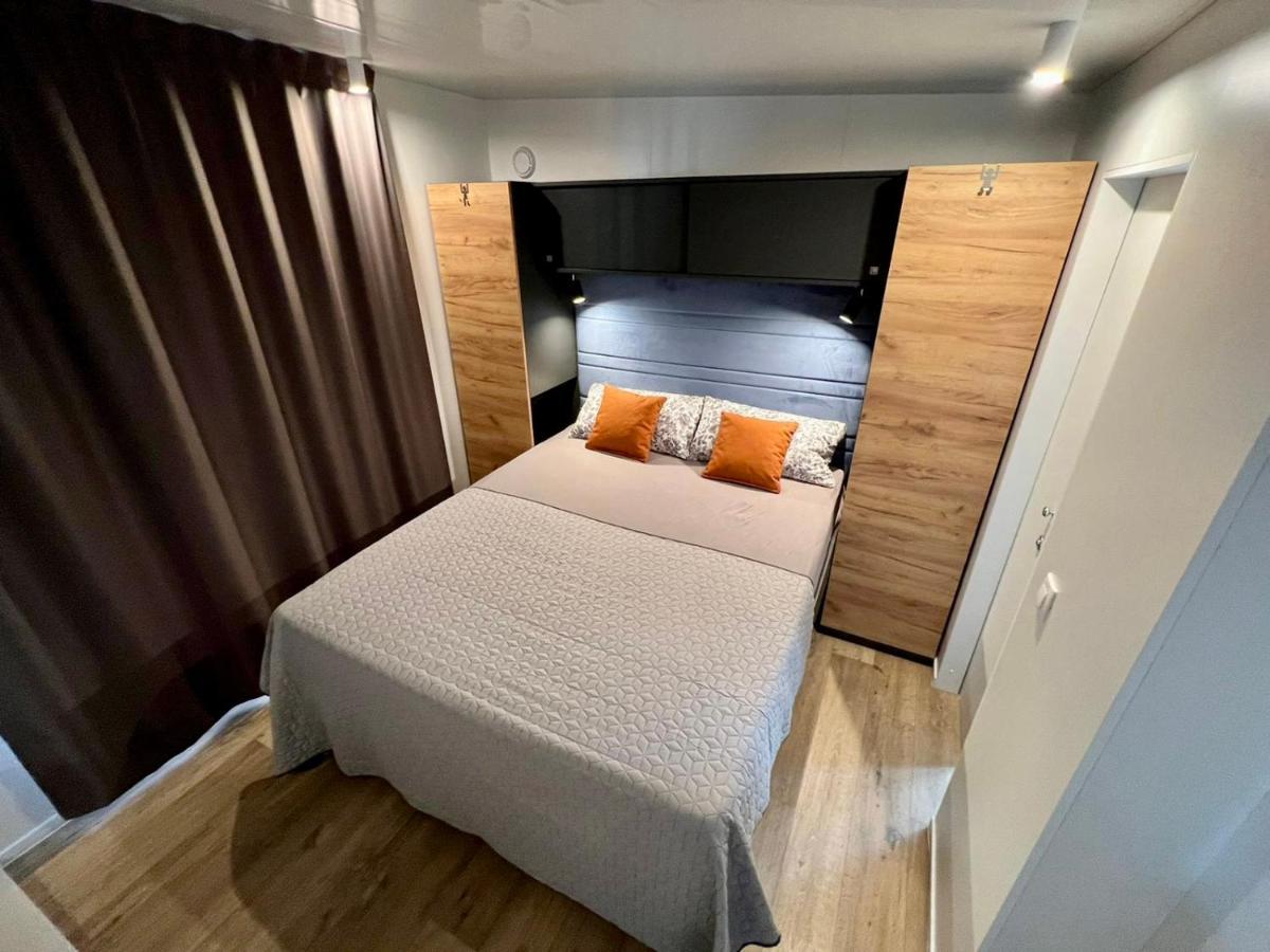 Villa Family Grand De Luxe Mobilhome Selce Exteriér fotografie