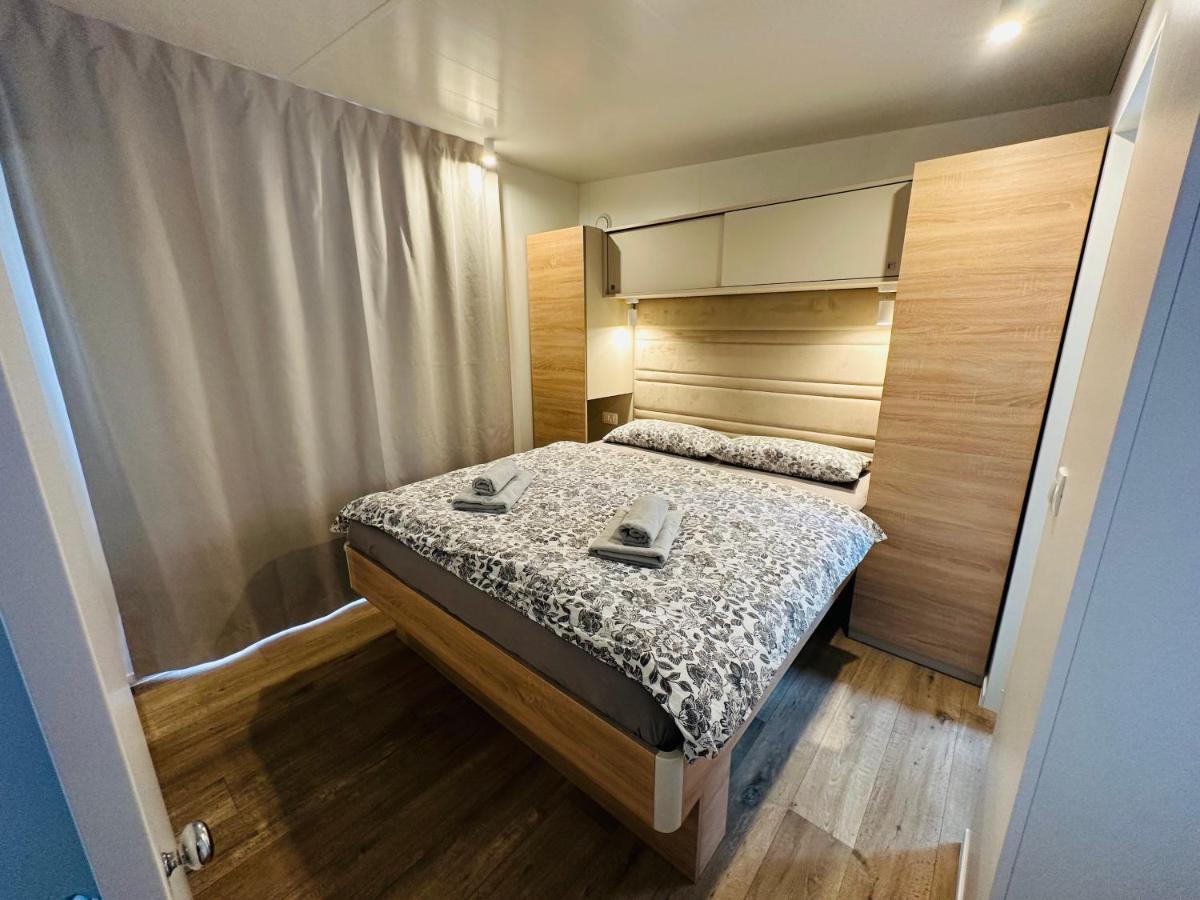 Villa Family Grand De Luxe Mobilhome Selce Exteriér fotografie
