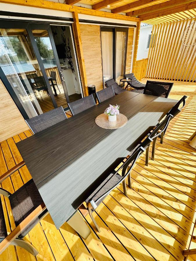 Villa Family Grand De Luxe Mobilhome Selce Exteriér fotografie